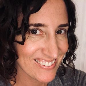 Meet your Posher, Holly